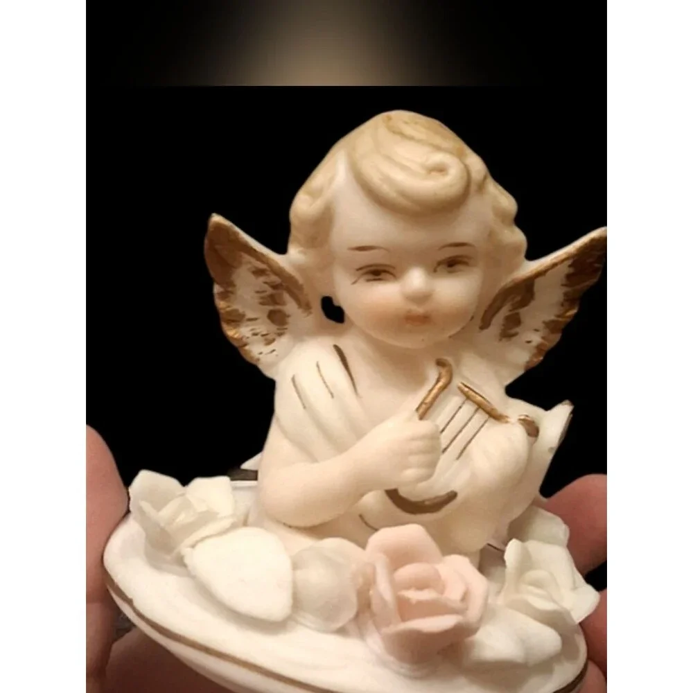 VINTAGE: Porcelain Trinket Jewelry Box Angel Playing Harp Lid Applied Roses HTF